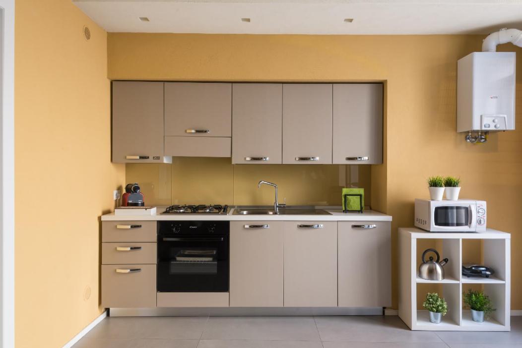 Le Pennellate Short Lets Apartment คาตาเนีย ภายนอก รูปภาพ